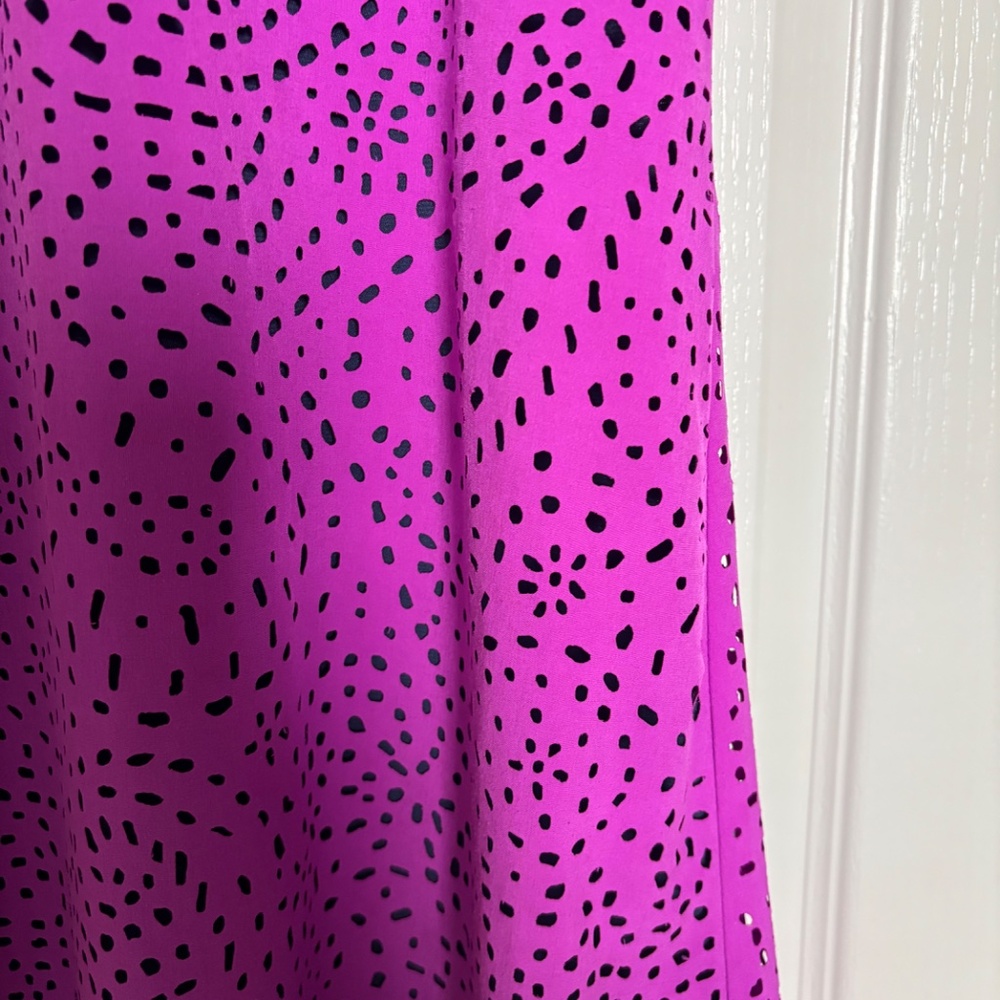 Title Nine Nimblene Illusion laser cut dress - Picture 3 of 4